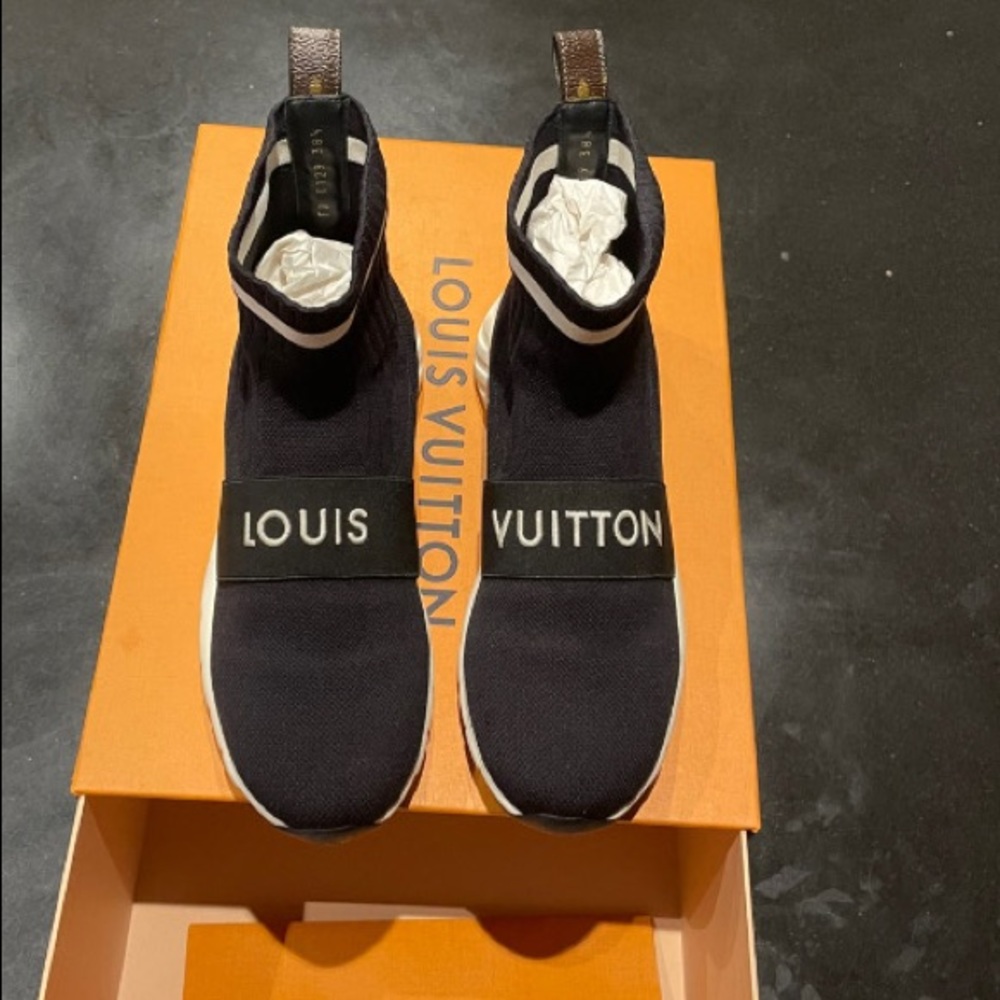 AUTH Louis Vuitton Speedy Knit Sneakers🔥 38.5